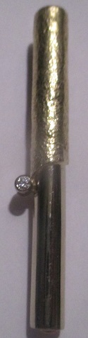 xxM1263M Tie pin in 14k gold 0,05ct diamond Takst-valuation N.kr.10 000